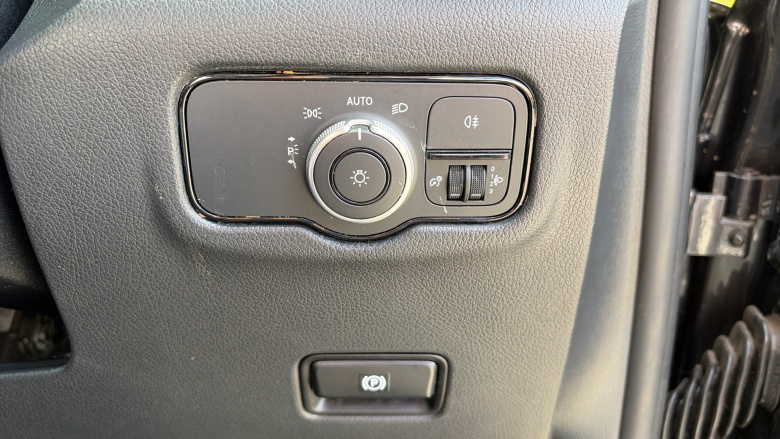 Mercedes-Benz Vito L2 Diesel Rwd 114CDI Pro Van